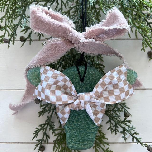 Plaid Ribbon Cowhead | Black Ice Scent