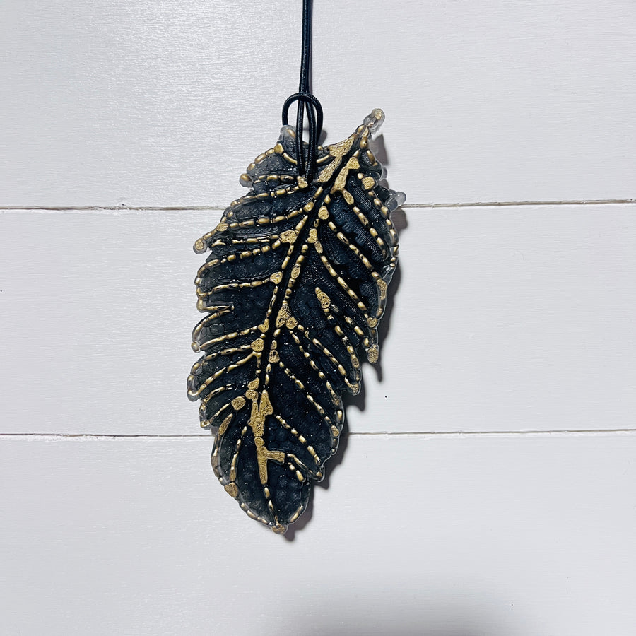 Feather | Black With Gold Details | Blueberry Cheesecake Scent