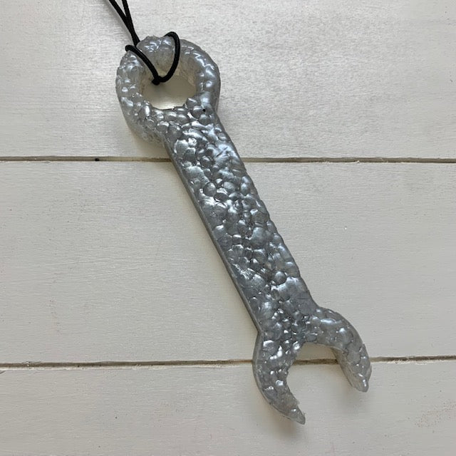 Wrench |Mahogany Teakwood Scent